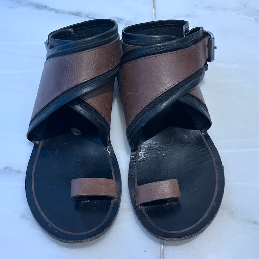 Isabel Marant Leather Buckled Strap Sandał